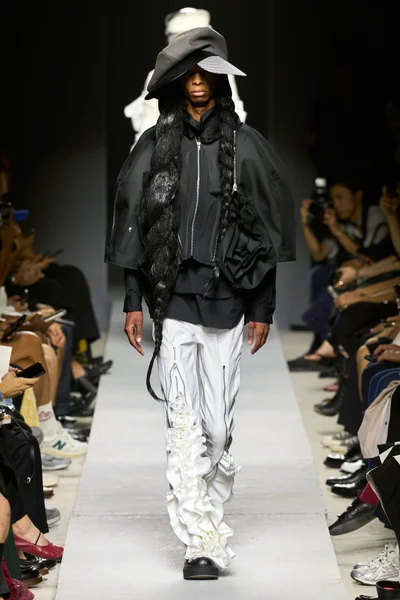 Look 11